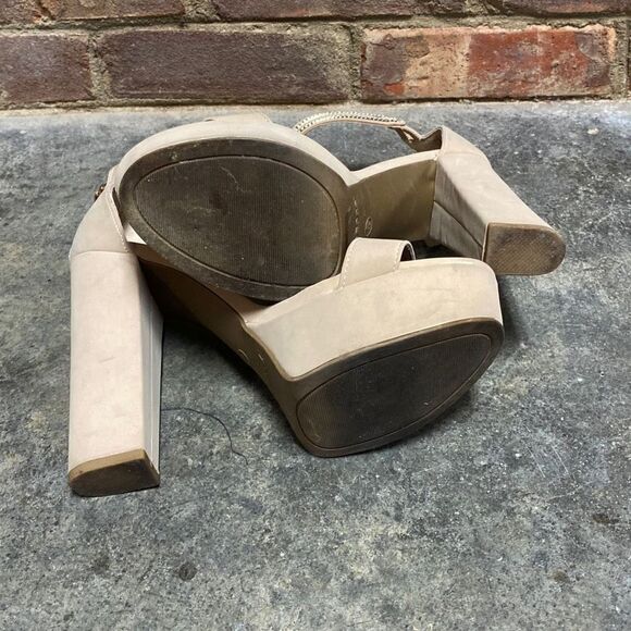 Bamboo Taupe Faux Suede Platform Sandal Block Heel Size 8 - Picture 7 of 12